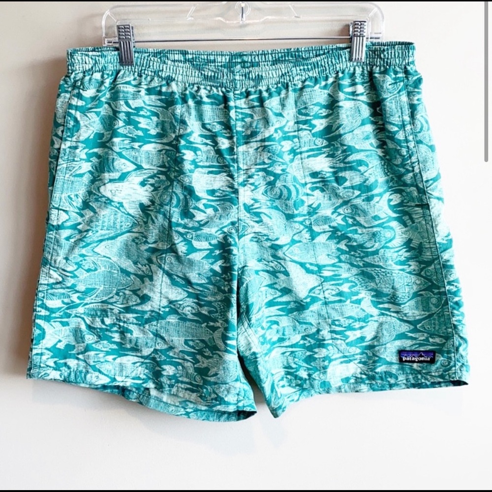 Patagonia baggies shorts green fish print 7 inch M